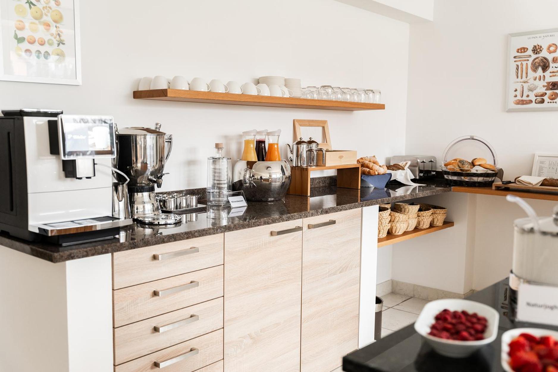 Hotel Vier Jahreszeiten Therme & Kliniken Bad Krozingen Naehe Freiburg & Schwarzwald Ideal Fuer Wellness Kur & Business Ausfluege 24H Check In- Wlan & Parken Gratis Zewnętrze zdjęcie